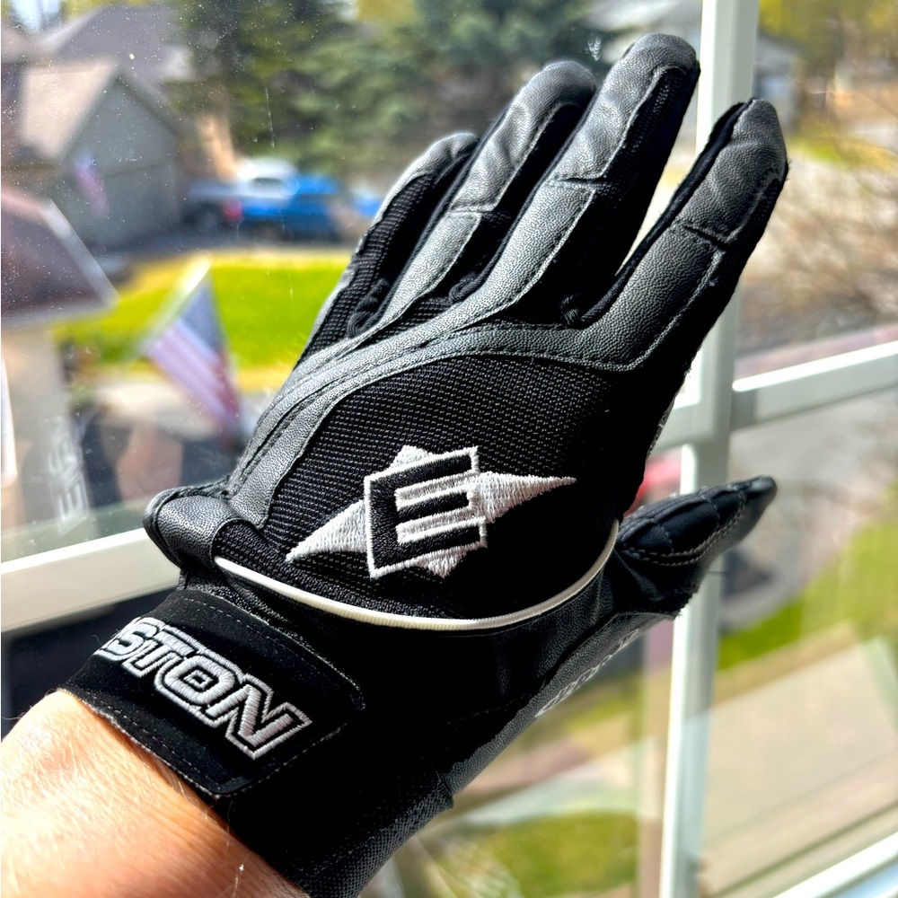 NWOT Easton Youth Large Black Batting Gloves